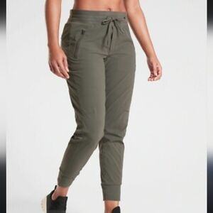 Athleta Trekkie North Jogger - Women's Green Jogger Pants